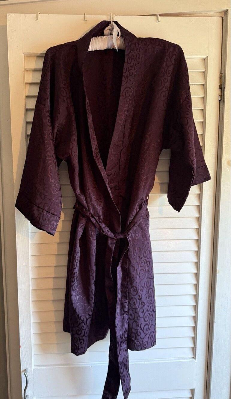 VTG Gabrielle Intimates Short Burgundy Satin Belted Robe women's L coquette